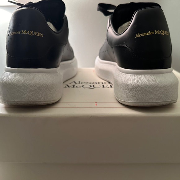 Alexander McQueen Oversized Sneakers - Picture 5 of 10